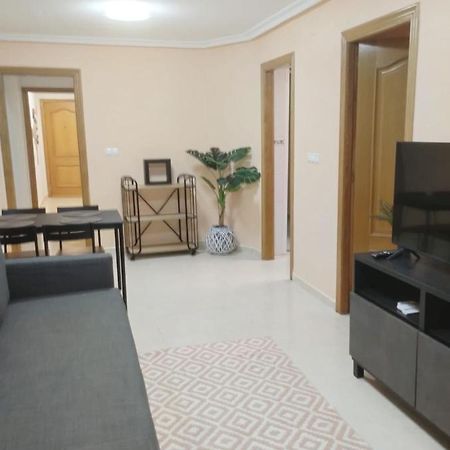 Torrevieja 2 Bedroom Holiday Apartment Екстер'єр фото