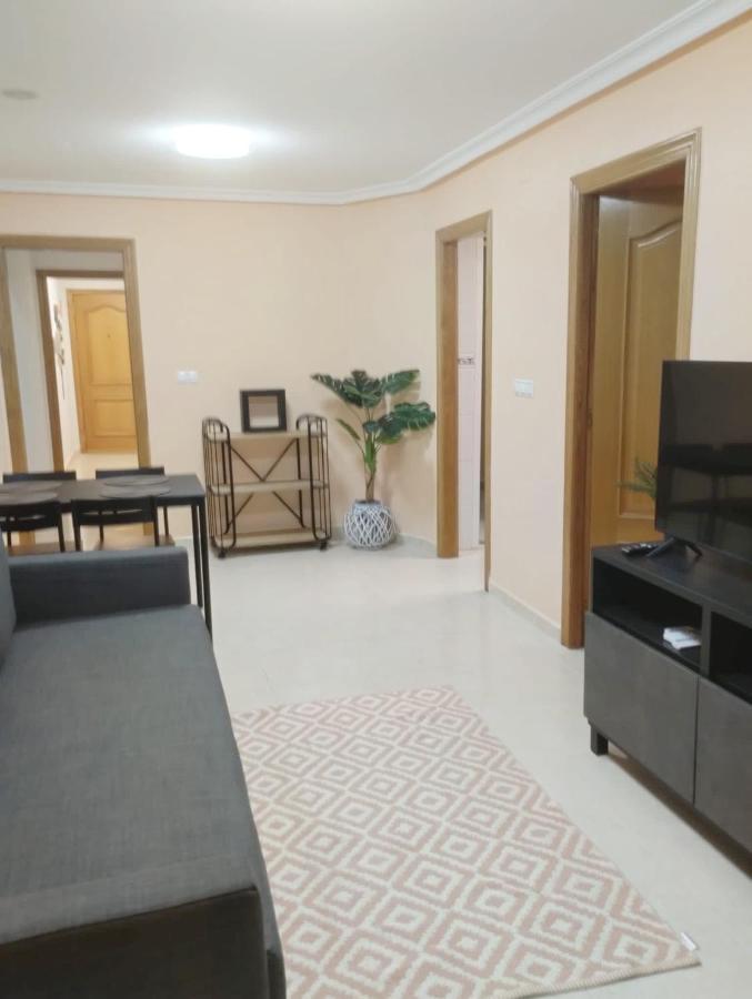 Torrevieja 2 Bedroom Holiday Apartment Екстер'єр фото