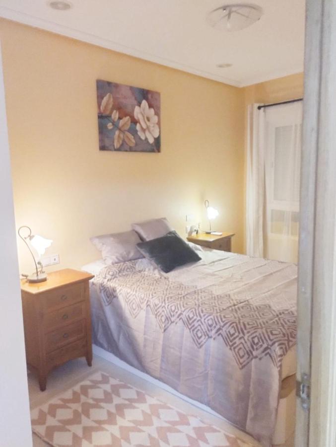 Torrevieja 2 Bedroom Holiday Apartment Екстер'єр фото