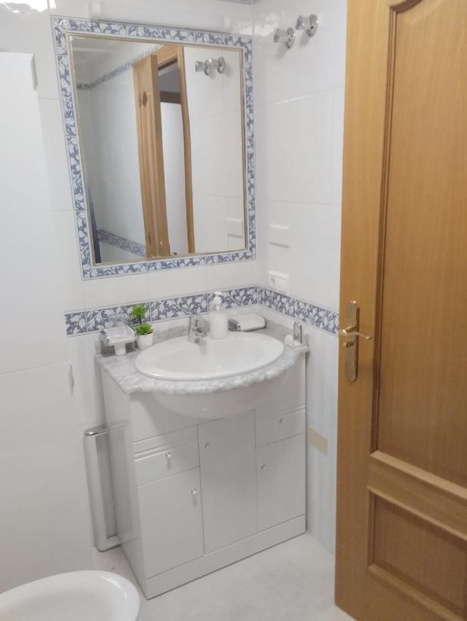 Torrevieja 2 Bedroom Holiday Apartment Екстер'єр фото