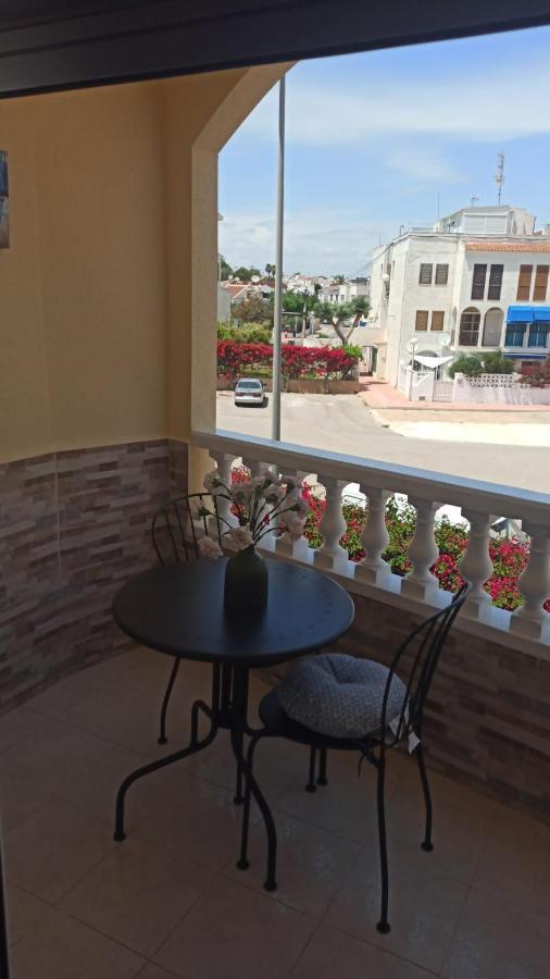 Torrevieja 2 Bedroom Holiday Apartment Екстер'єр фото